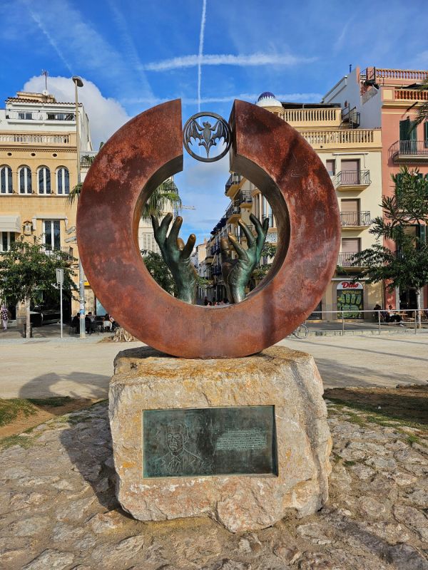 Monument to Senor Bacardi