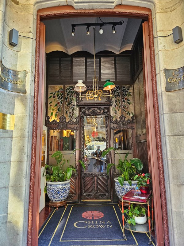 The Entrance to Casa Calvet Chinese Restaurant