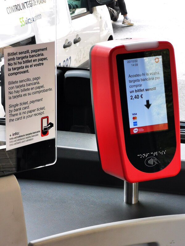 You Can Buy a Single Ticket on the Bus with your Contactless Credit Card