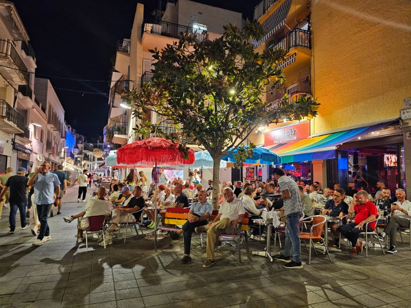 Parrots Bar Gay Bar in Sitges
