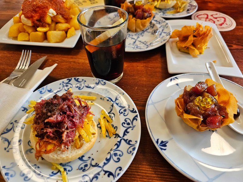 Tapas and Vermut at El Cable Tapas Bar in Sitges