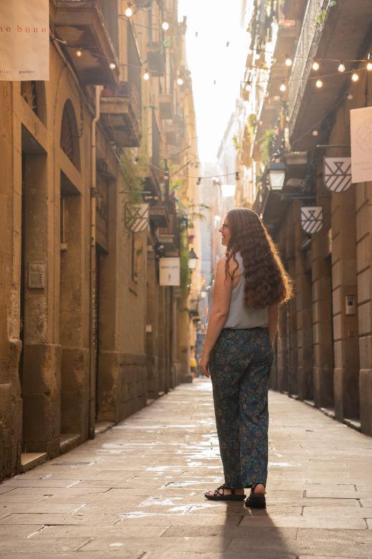 Claire Walking in the Streets of the Gothic Quarter on a Photo Tour