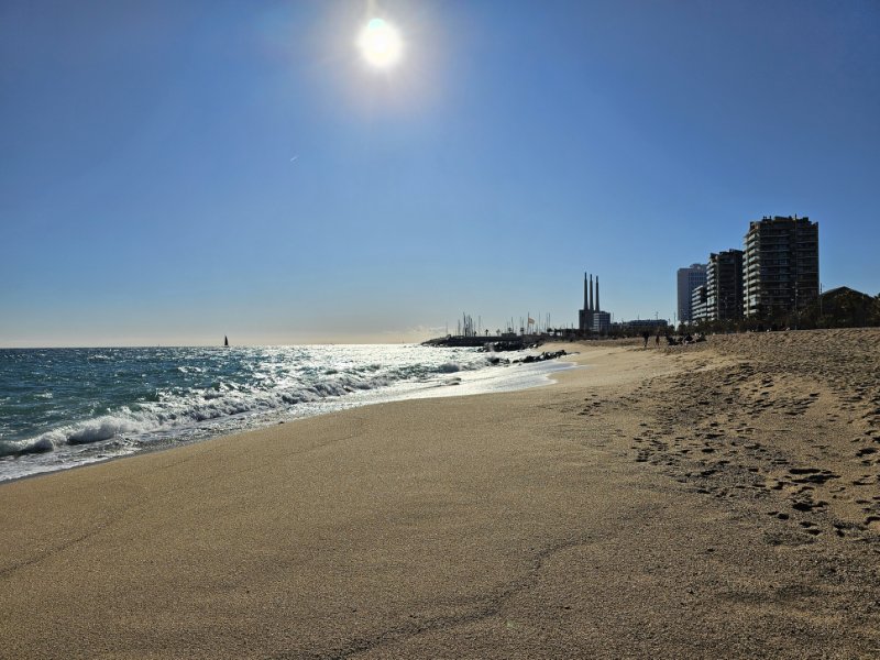 where-to-go-for-the-best-beaches-in-barcelona-what-to-do-in-barcelona