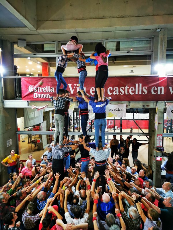 Watching the Castellers de Barcelona Practise