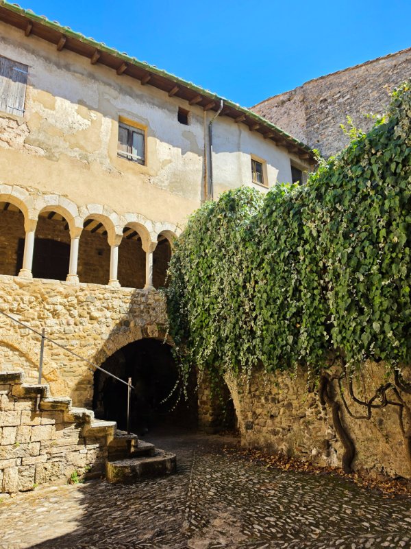 Casa Llaudes - What to Do in Besalu