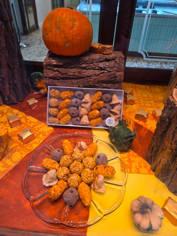 A Castanyada Window Display